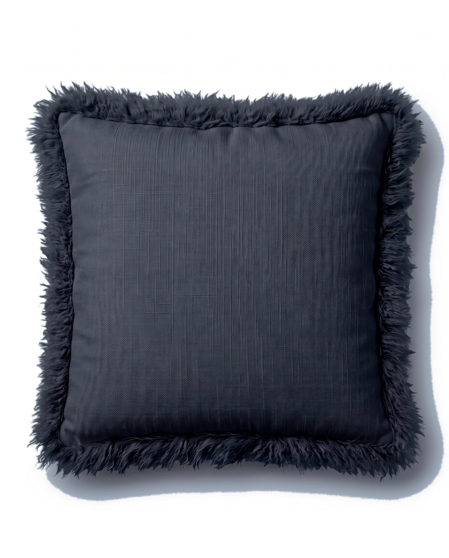 Coussin en lin et agneau — Anthracite, carré 45 × 45 cm, bordure d’agneau