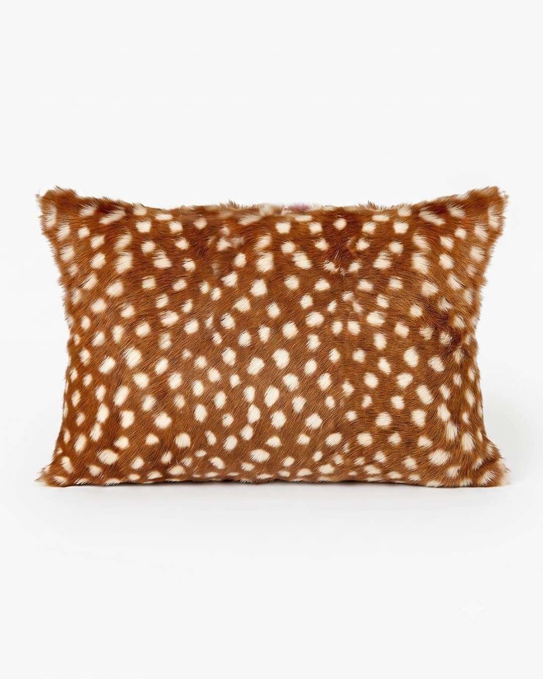 Coussin en peau de chèvre — Tacheté axis — 30 × 50 cm