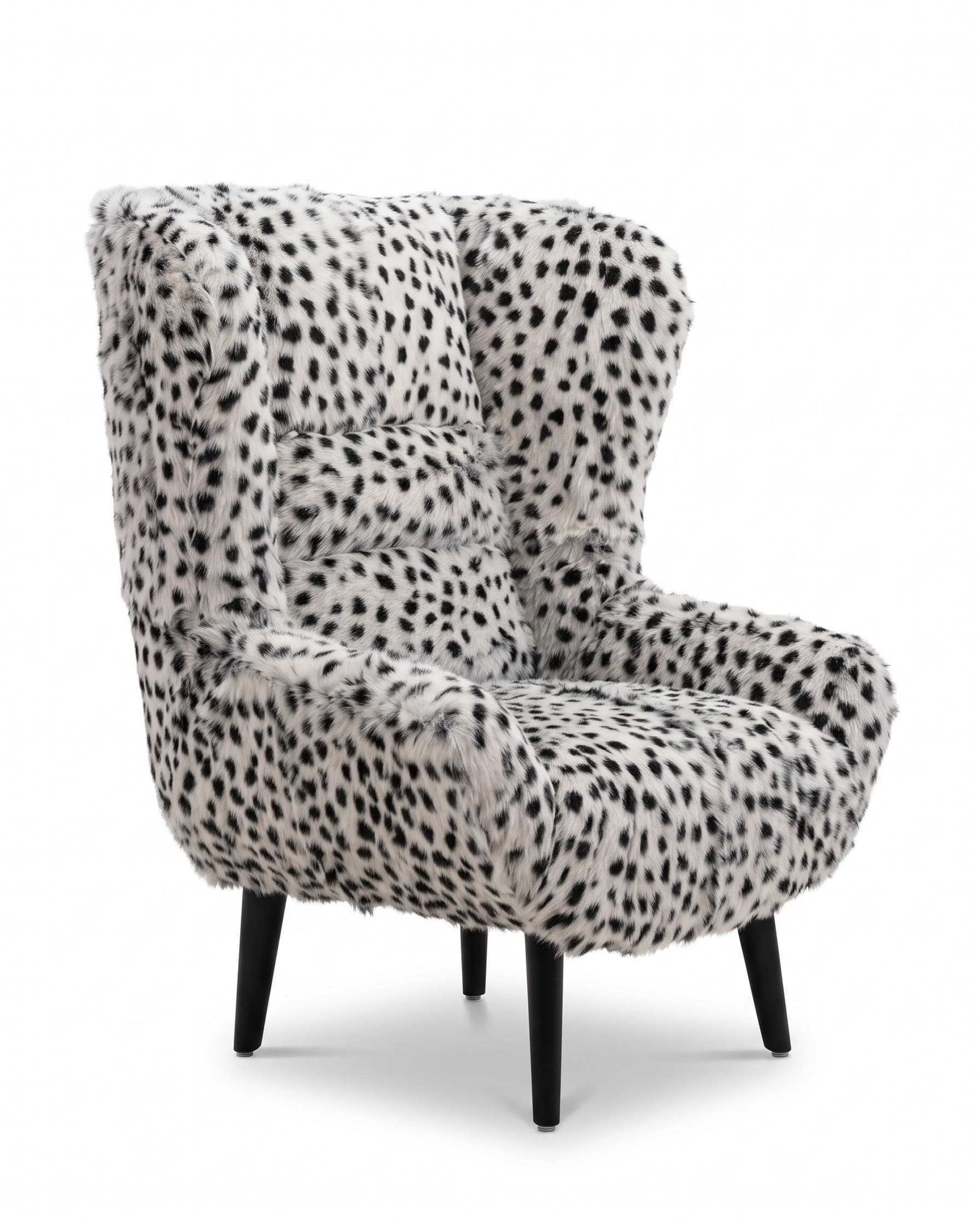 Fauteuil en peau de chèvre vu de trois quarts — profondeur d'assise et galbe des accoudoirs