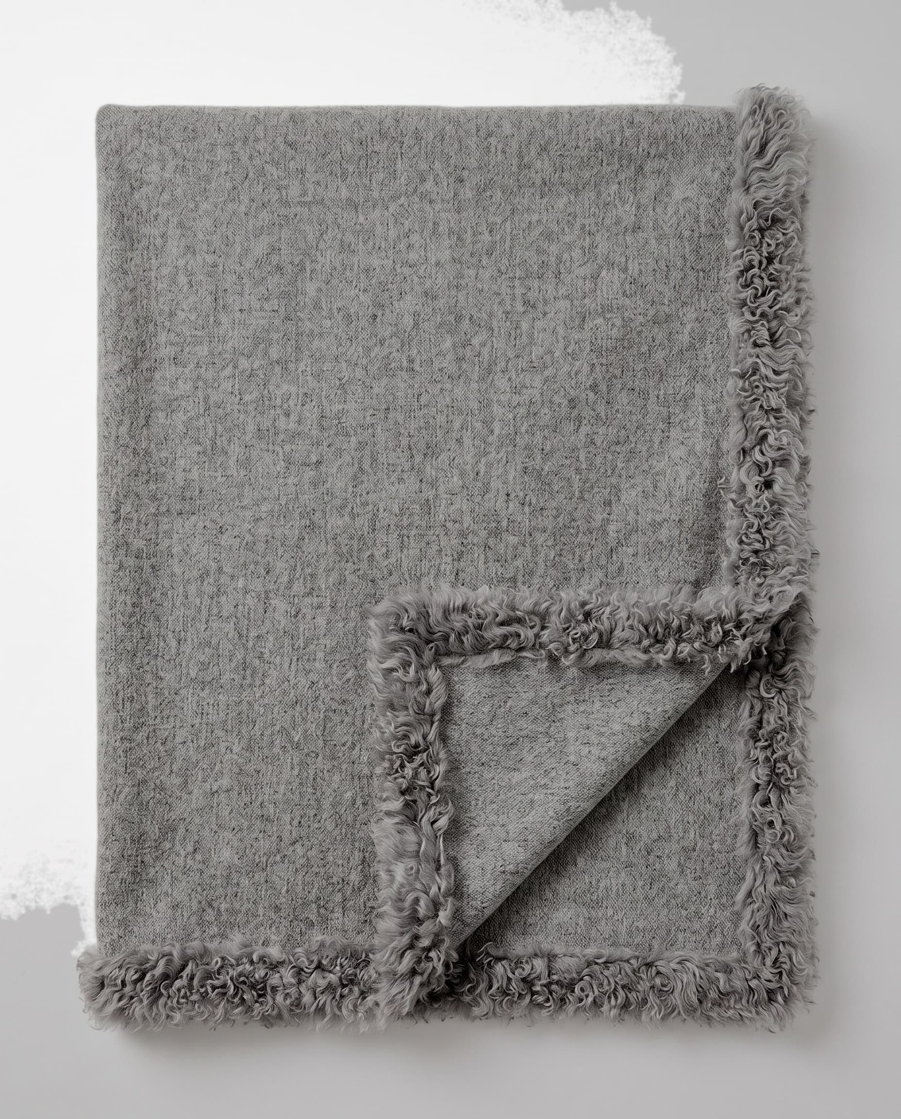 Plaid en alpaga et agneau — Gris chiné — bordure d’agneau, 120 × 150 cm