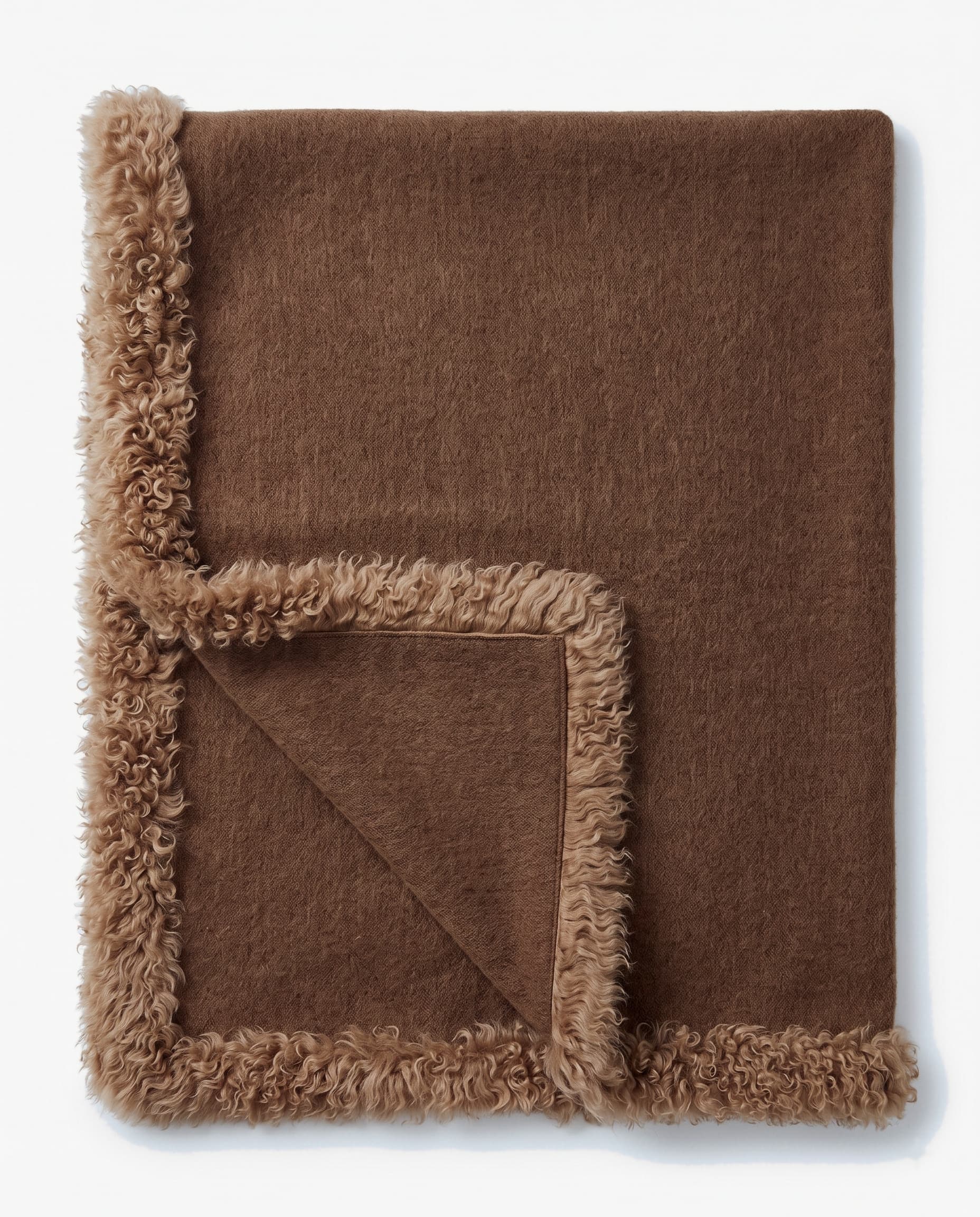 Plaid en alpaga et agneau — Camel — bordure d’agneau, 120 × 150 cm