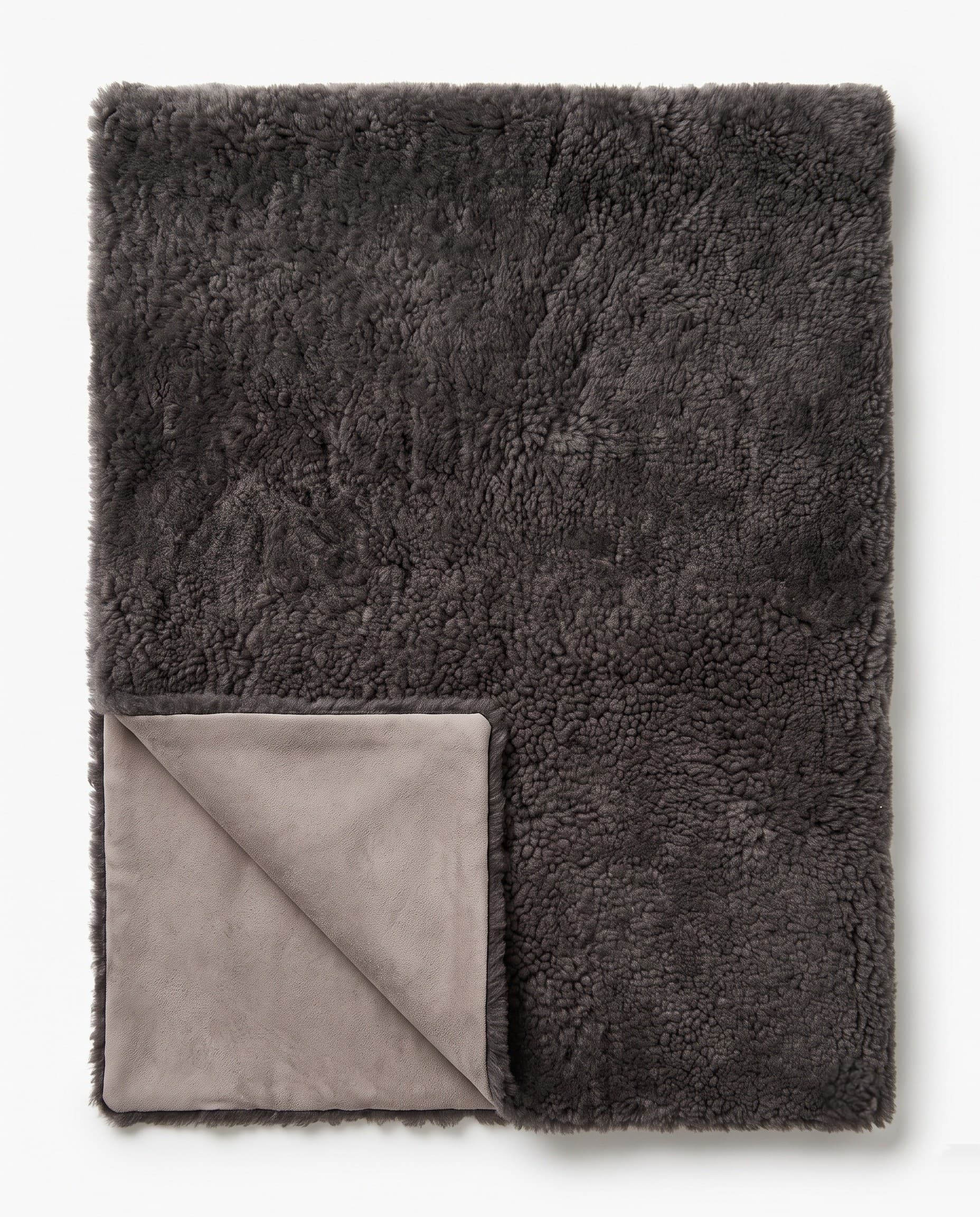 Plaid en peau lainée tondue — Anthracite — 140 × 200 cm