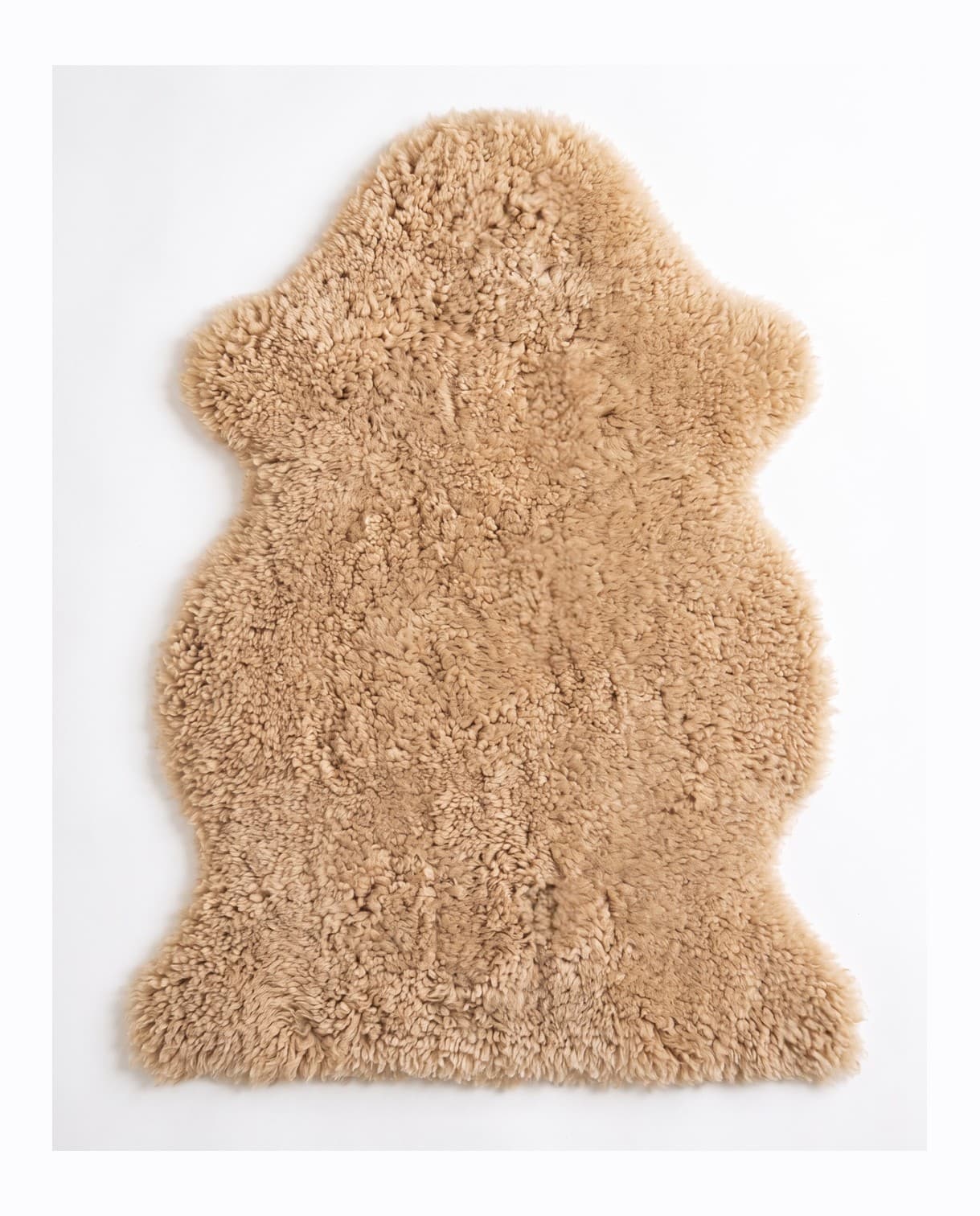 Tapis en peau lainée tondue — Sable